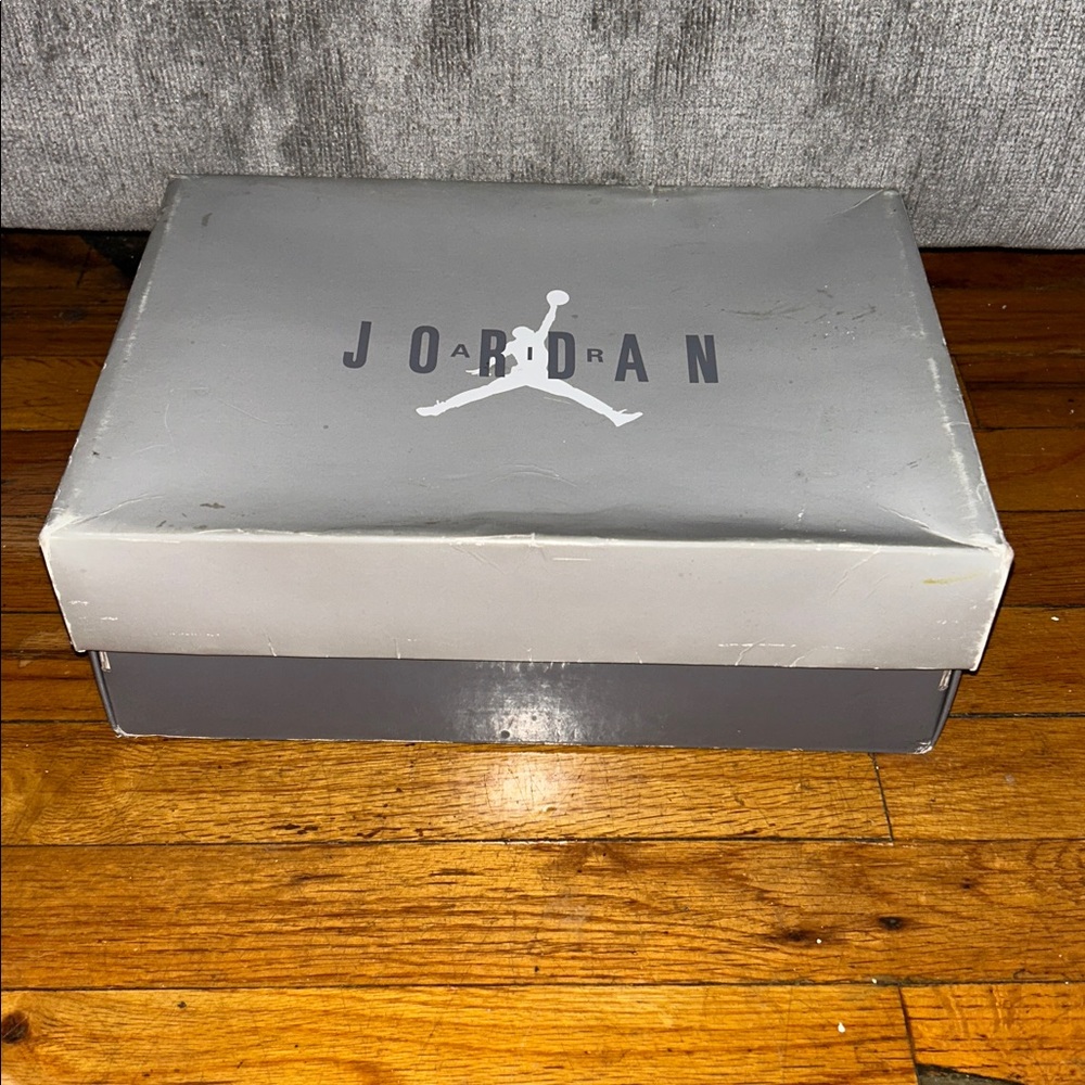 Jordan Retro 11 Empty Box - Picture 3 of 6